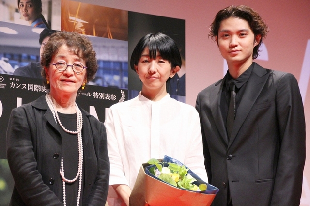 （左から）倍賞千恵子、早川千絵監督、磯村勇斗