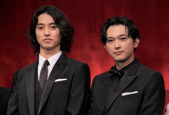 （左から）山崎賢人、吉沢亮