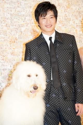 田中圭の包容力に天才俳優犬も信頼しきり 犬童一心監督も「オープンマインド140％」と驚き