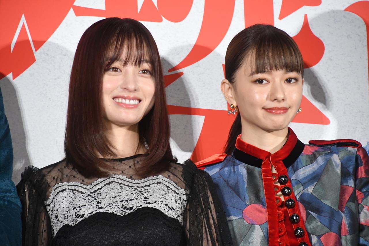 橋本環奈、高校時代の仰天エピソード「校舎が更地に…」 山本舞香と共に“飛行機通学”の過去を明かす