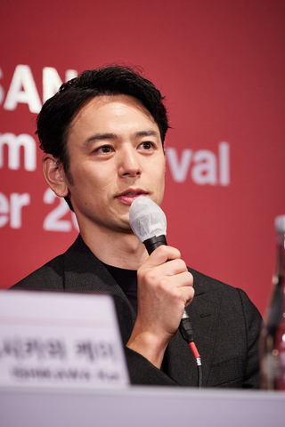 釜山国際映画祭「ある男」で閉幕　妻夫木聡らが登壇「映画で世界はひとつになれる」