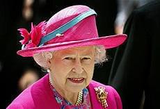 英エリザベス女王、子供向け人気番組のゲスト司会に