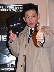 宣伝捜査本部長・柳沢慎吾が派手にキメるぜ!