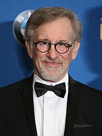 制作総指揮のスティーブン・スピルバーグ