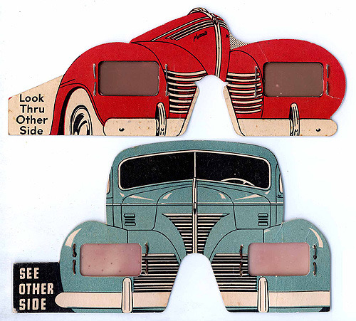 【図1】ニューヨーク世界博覧会・クライスラー 自動車館で用いられたポラロイド社製の 偏光メガネ2種類（筆者所有）