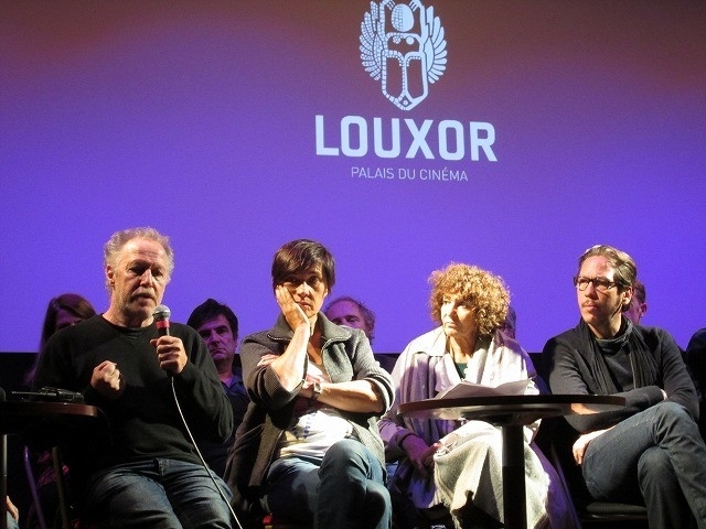 前列左からニコラ・フィリベール、カトリーヌ・コルシニ、 ジュヌヴィエーヴ・ブリザック（作家）、レダ・カテブ