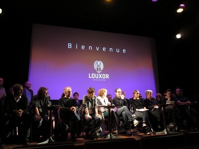 パリ市内の映画館で行われた記者会見