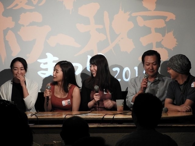 「残ゾビ」の森田亜紀さん、階戸瑠李さん、円谷優希さん、重松隆志さん、森川圭監督（左から）