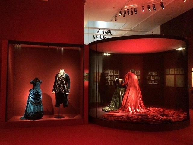 パリのシネマテークで開催中のバンパイア展「VAMPIRES de Dracula a Buffy」