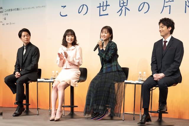 製作発表記者会見での4人。左より、村井良大（周作役）、大原櫻子（すず役）、昆夏美（すず役）、海宝直人（周作役）