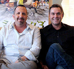 製作アーロン・ワーナー（左）と監督クリス・ミラー（右）