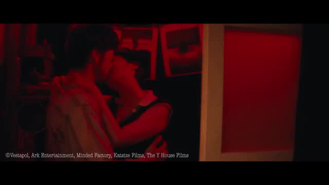 本編映像6：キス