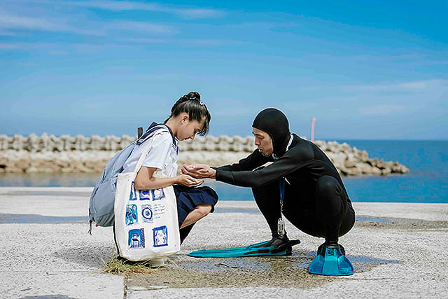 宮藤官九郎の「海辺へ行く道」の画像