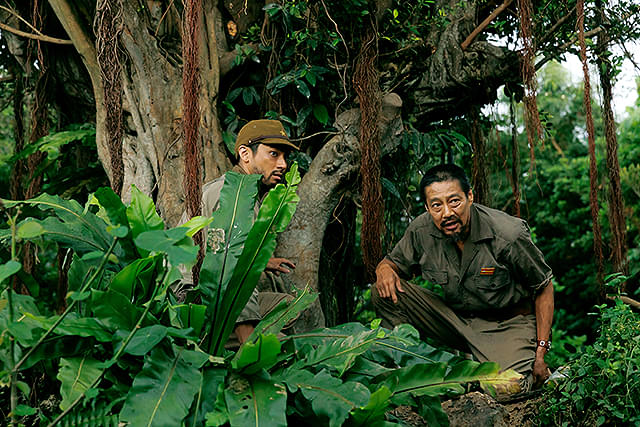 堤真一の「木の上の軍隊」の画像