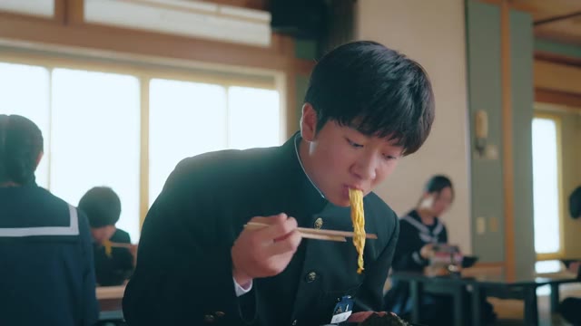 「おいしい給食」×東洋水産「マルちゃんZUBAAAN!」：第3話「修学旅行・昼食」編