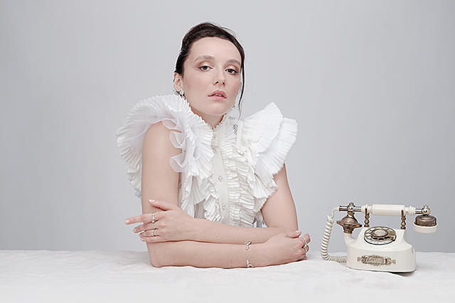 ジュリエット・ガリエピの「RED ROOMS レッドルームズ」の画像