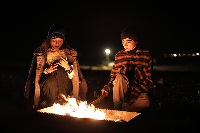 遥か東の中心で