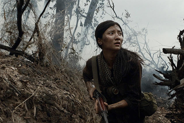 トンネル 暗闇の中の太陽