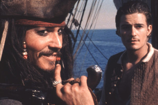 パイレーツ・オブ・カリビアン 呪われた海賊たちの映画評論『キャスティングがクオリティを押し上げる奇跡』