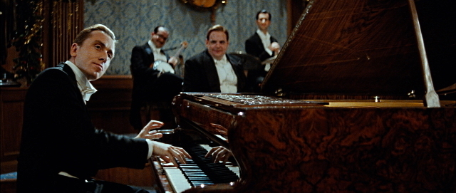 ティム・ロスの「海の上のピアニスト」の画像