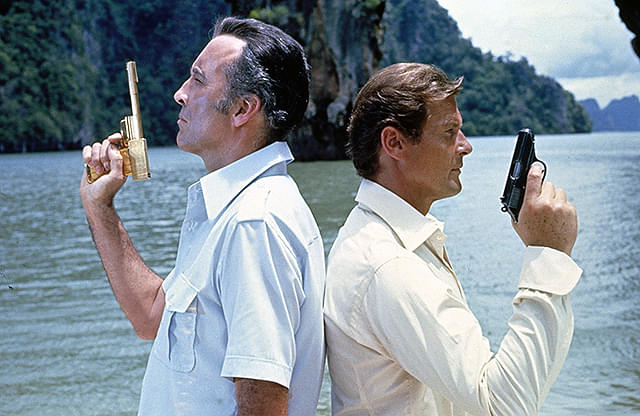 007 黄金銃を持つ男 キーホルダー２種 007全２５作品 トランプ 送料込 007 黄金銃を持つ男 キーホルダー2種 007全25作品 トランプ