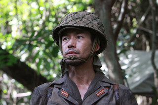 太平洋の奇跡 フォックスと呼ばれた男の映画評論『「硫黄島」2部作のトーンを引き継いだかのような、日本兵による「最前線物語」』