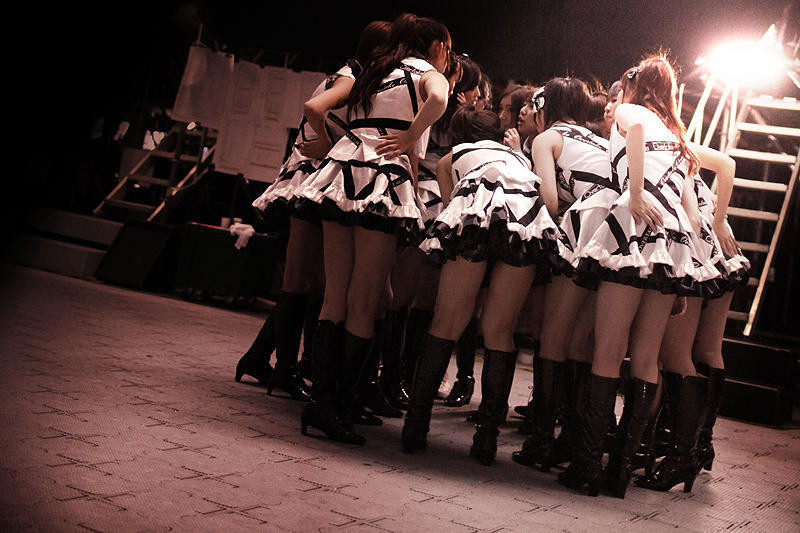 DOCUMENTARY of AKB48 Show must go on 少女たちは傷つきながら、夢を ...