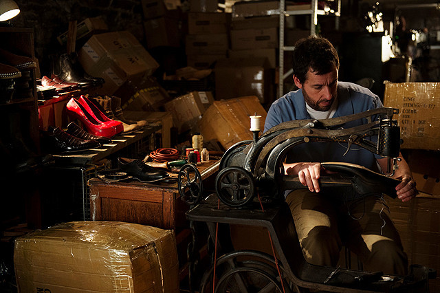 アダム・サンドラーの「靴職人と魔法のミシン」の画像