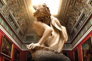 エルミタージュ美術館 美を守る宮殿の予告編・動画