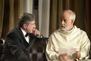 修道士は沈黙するの映画評論『その修道士は神か、危ない男か。セルヴィッロという俳優の興味深さが匂い立つ』