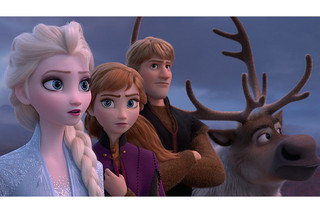 アナと雪の女王2の映画評論『ビジュアルも魔法も格段にパワーアップ！ 印象的な歌声が耳に残る』