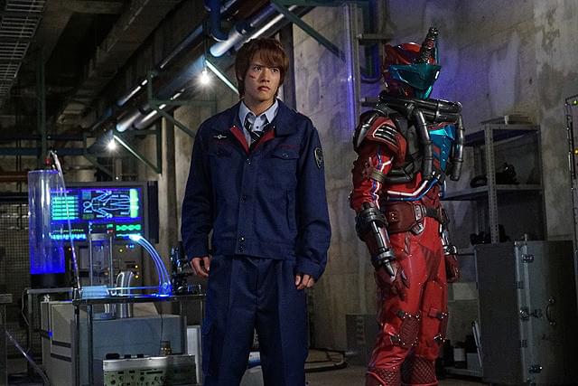 赤楚衛二の「ビルド NEW WORLD 仮面ライダークローズ」の画像