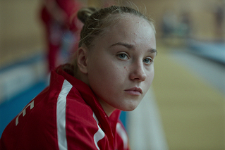 オルガの翼の映画評論『ウクライナから遠く離れて、15歳の少女が世界と向き合う時。』