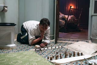 ナチスに仕掛けたチェスゲームの映画評論『ツヴァイクの原作を大胆に映像化、チェスを通して人生を描く緊迫のドラマ』