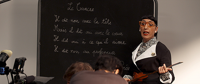 ロッシ・デ・パルマの「ジャンポール・ゴルチエのファッション狂騒劇」の画像