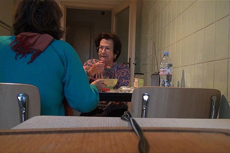 ノー・ホーム・ムーヴィー : 作品情報・キャスト・あらすじ