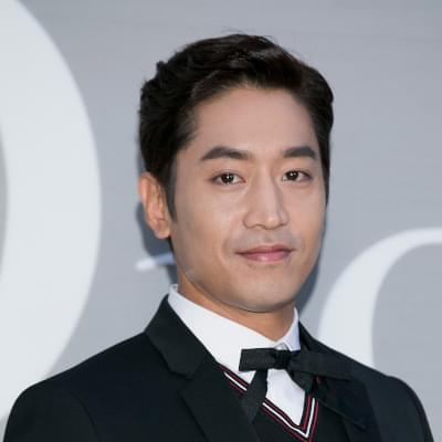 エリック直筆サイン入り超 特大写真…神話…ムン・ジョンヒョク… エリック直筆サイン入り超 特大写真…神話…ムン・ジョンヒョク