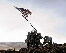 擂鉢山に旗を掲げた6人の米兵たちは…