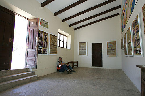 イゲラ村の小学校の中。 ゲバラはここで射殺された。