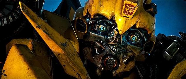 トランスフォーマーたちが、ライバル作品を蹴散らす!?