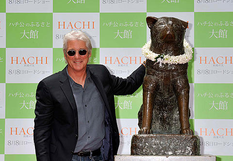 来日したリチャード・ギアも対面した 現在の渋谷駅前のハチ公銅像