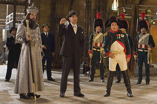 （左から）イワン雷帝、アル・カポネ、ナポレオン。 本作には悪役として登場する