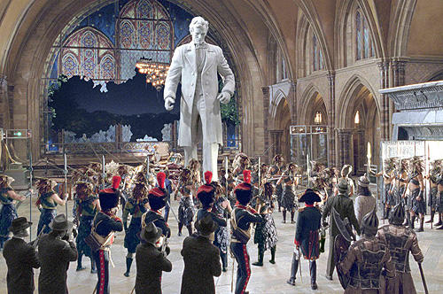 リンカーン大統領はメモリアルの石像として登場。 ラリーの窮地を救う