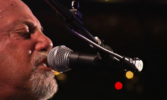 歌い上げる楽曲は、「glee」「ER」にも提供