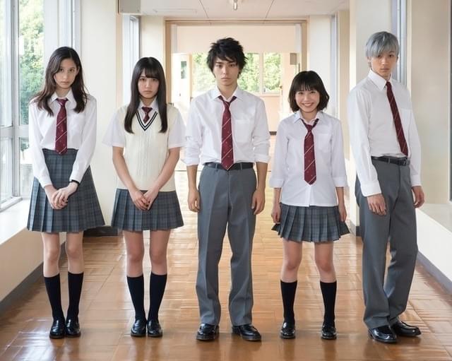 クランクインの様子 (左から)金城、加藤、村上、吉田、山田