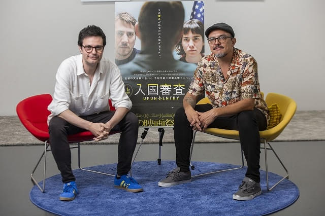 本作で注目の映像作家となった、アレハンドロ・ロハス監督(左)&フアン・セバスティアン・バスケス監督(右)